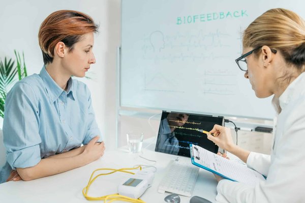 Comment utiliser les techniques de biofeedback pour gérer les douleurs chroniques sans médicaments ?
